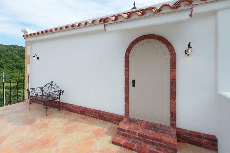 南欧風で自然を感じる絶景バルコニー