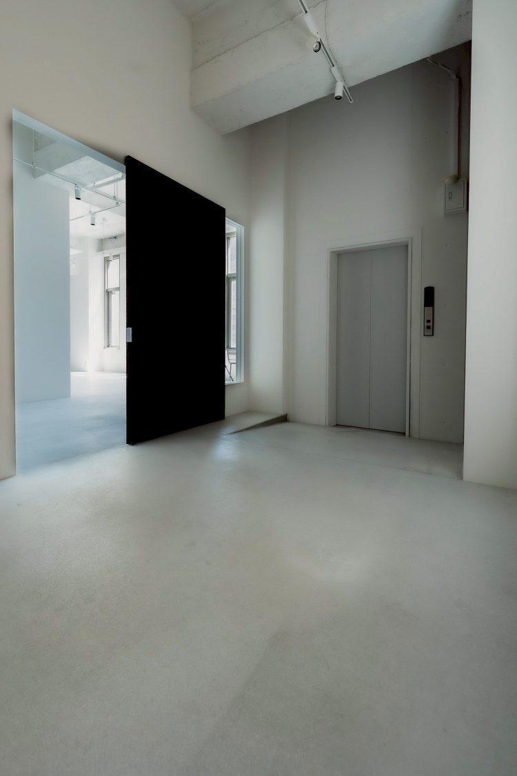 エレベーター付近