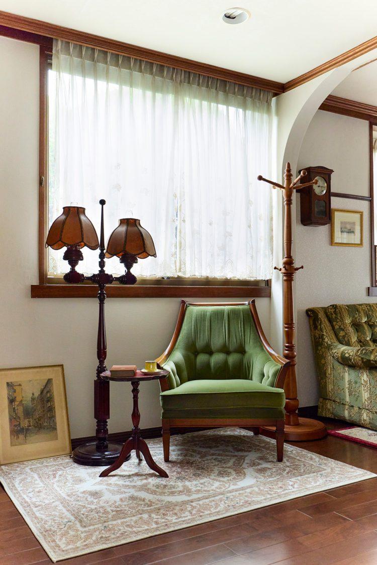 アンティークな一人掛けソファ