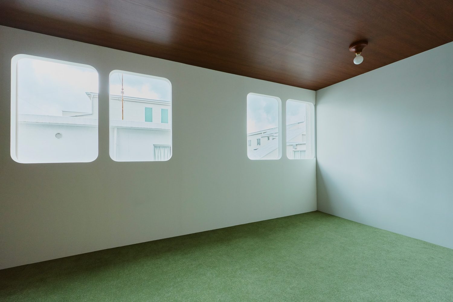 2F 船内をイメージしたモダンな空間