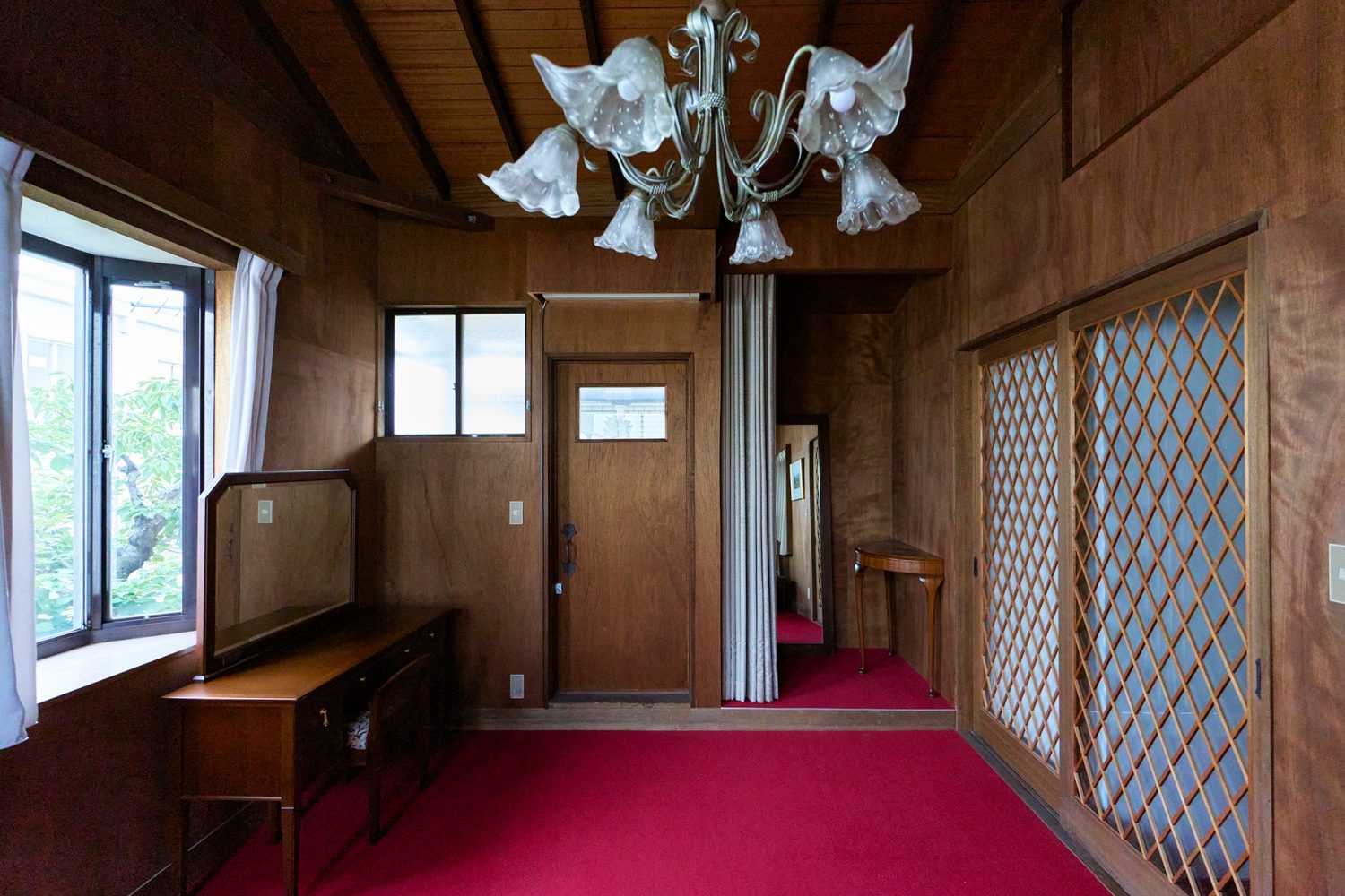 メイク・フィッティングルーム