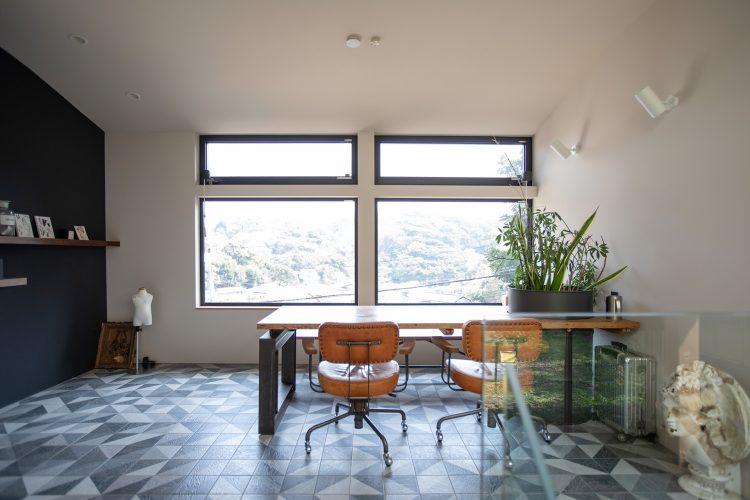 2F 景色のよいアトリエ