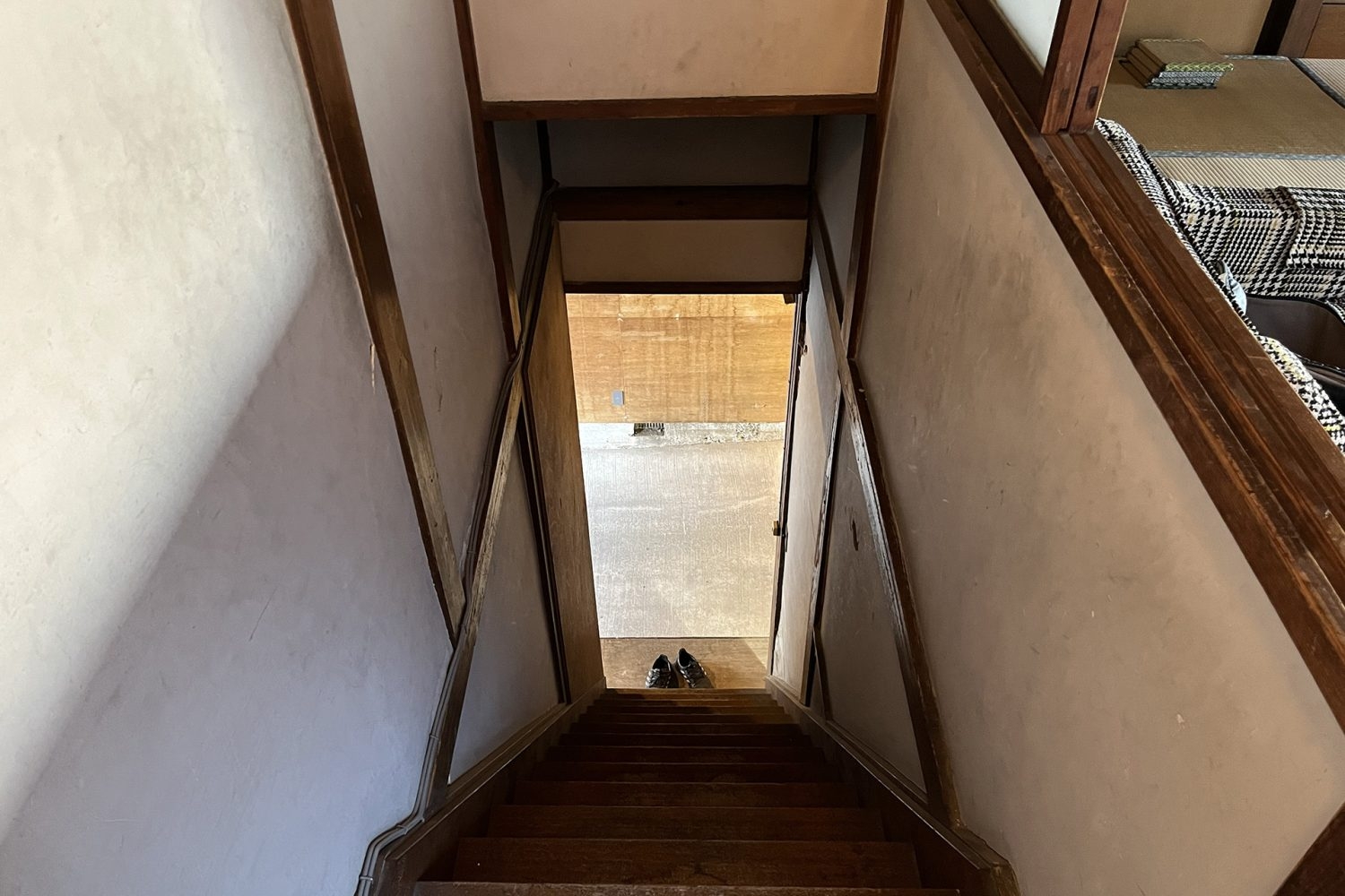 1Fから2Fへの階段