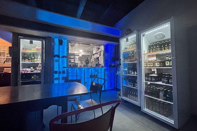 1F 暗点のキオスク