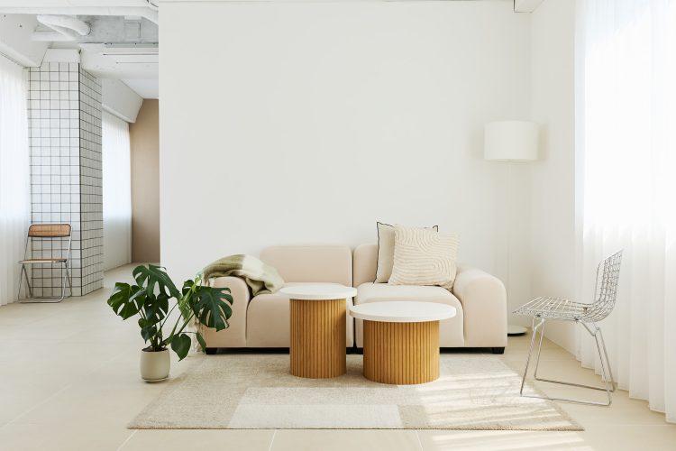 ぬくもりと清潔感が共存するリビング空間