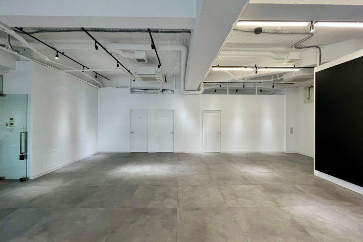 バルコニー側からメイクルーム側