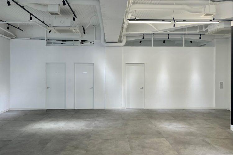 バルコニー側からメイクルーム側