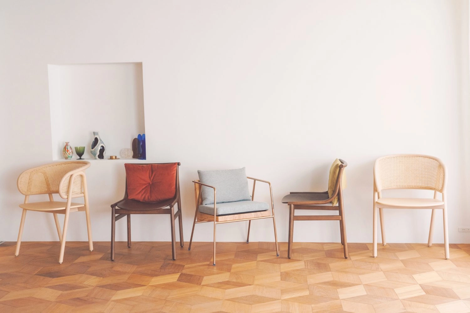 SeiarrowsやFILなどの椅子