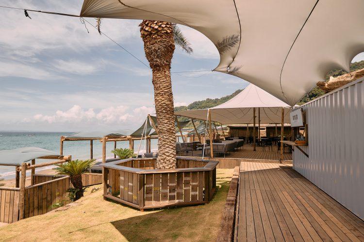 入口を抜けてメインフロアへ