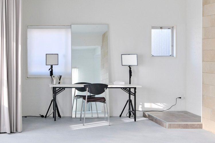 カーテンで仕切れるメイク・フィッティングスペース