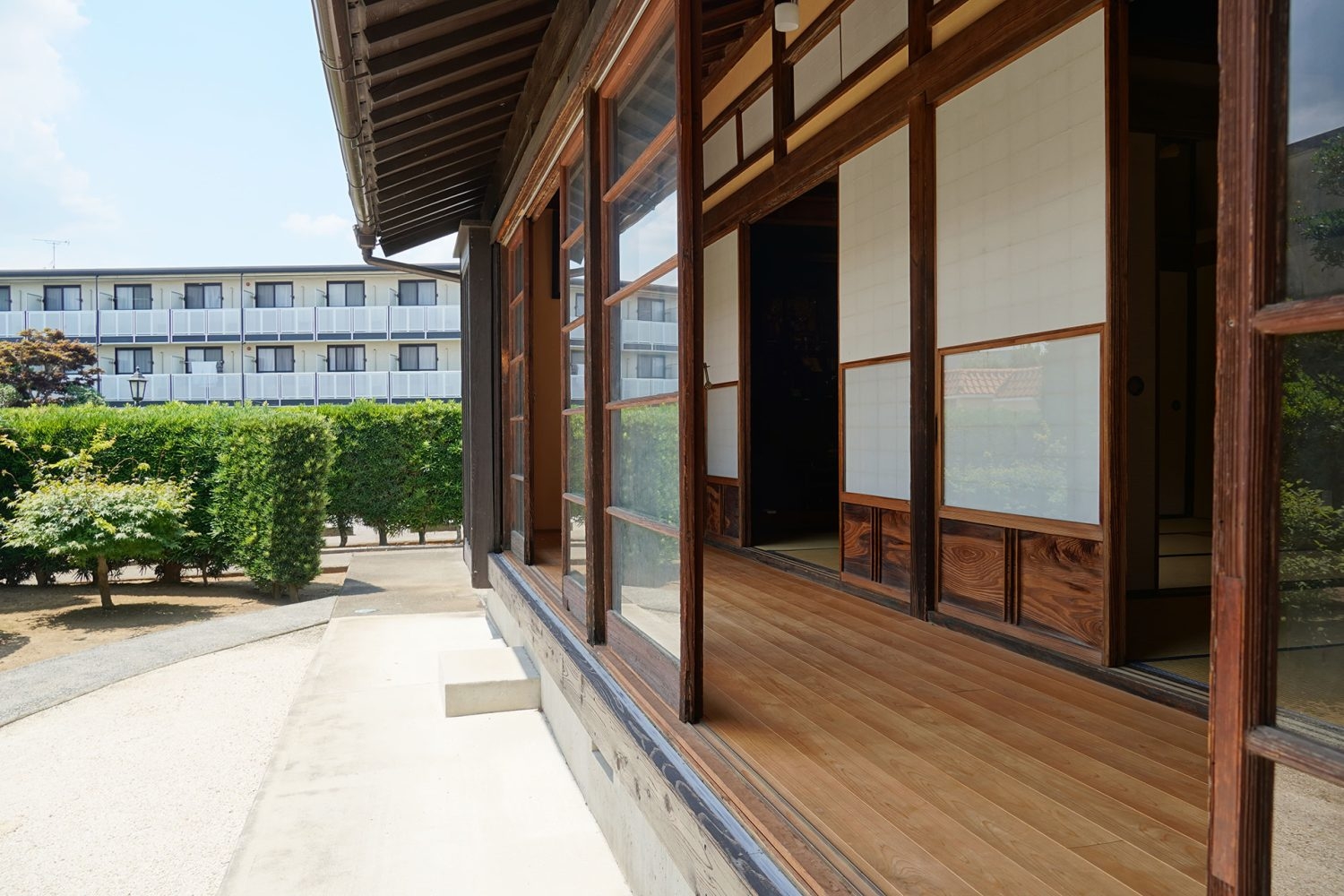 庭園側から見た縁側