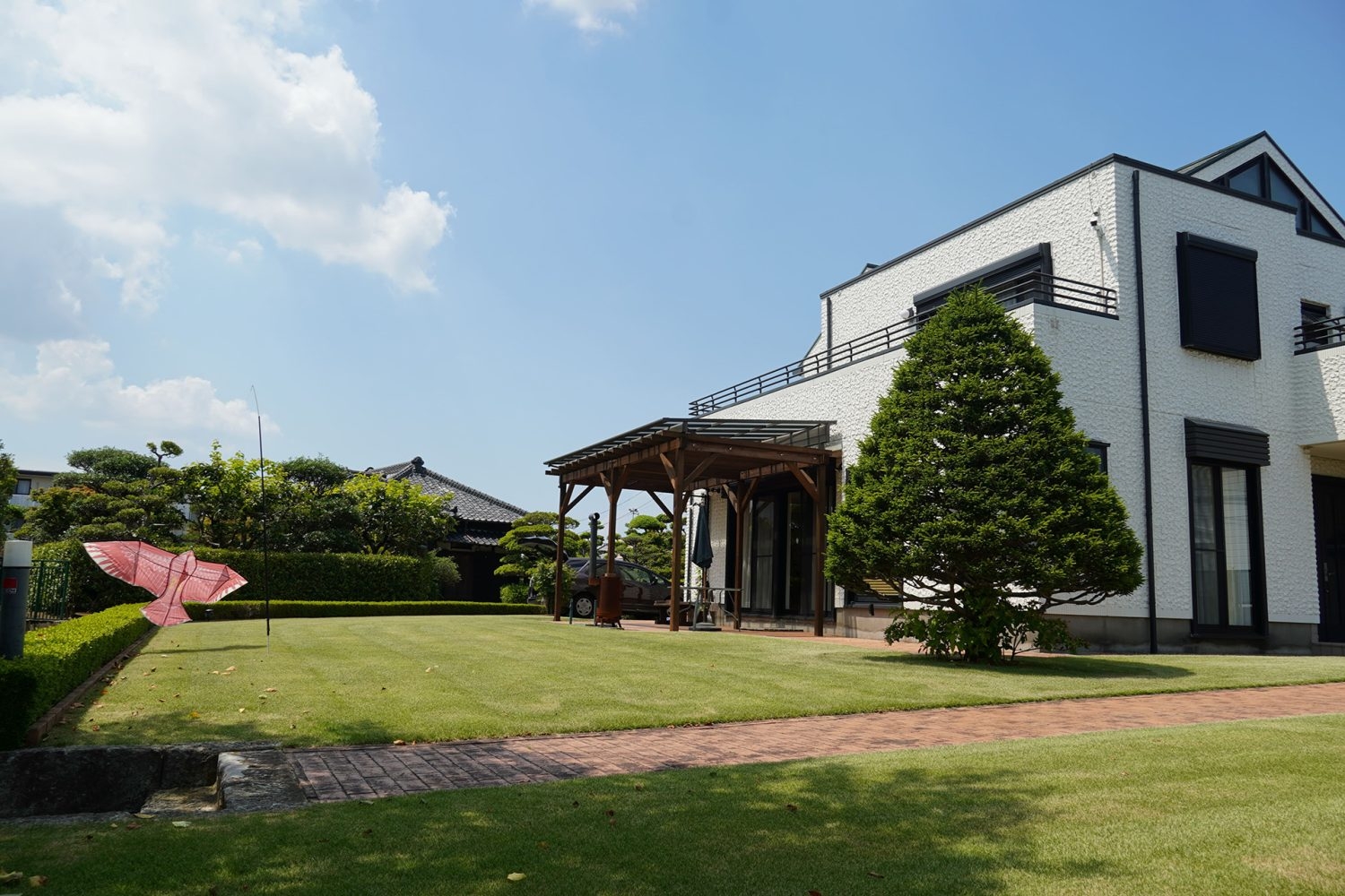 オプション:オーナー宅の外観と庭