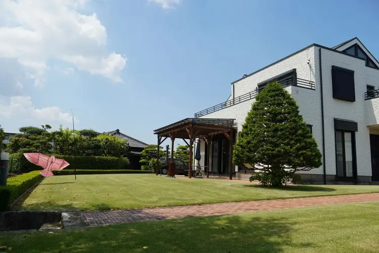 オプション:オーナー宅の外観と庭