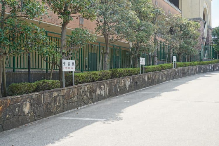 利用可能な隣接マンションの駐車場(事前要相談)
