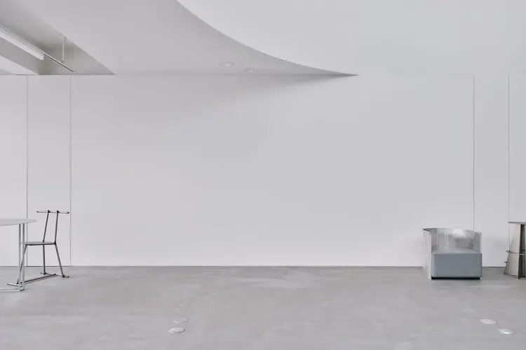 白を基調とした清潔感のある空間