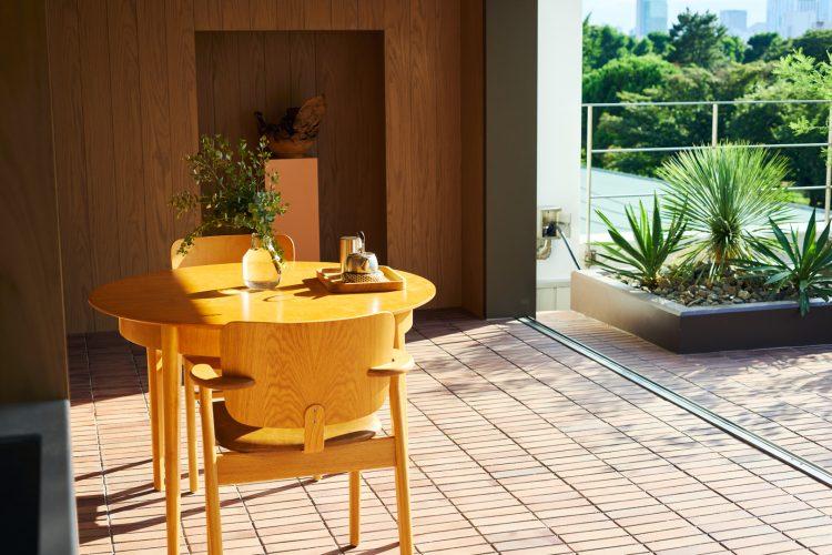 テラスと繋がる開放的な空間