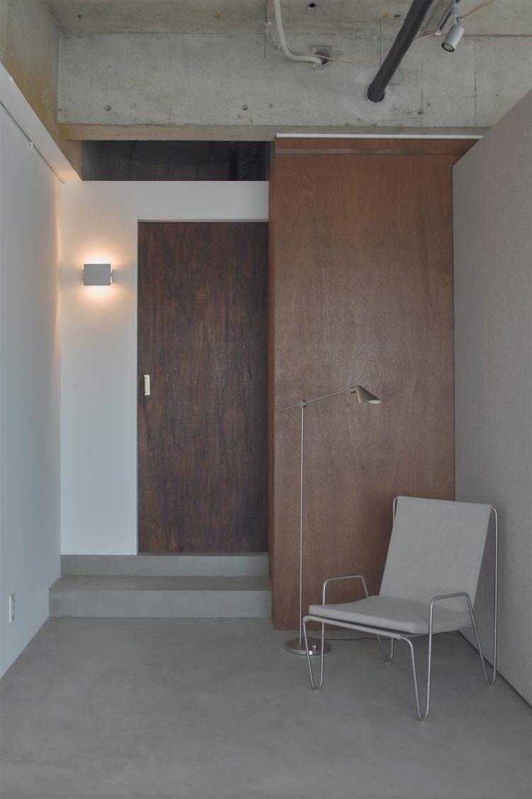 バックヤードのドアをウッドに変更可能