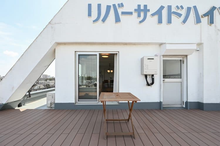 周りに高い建物がないため開放感あり