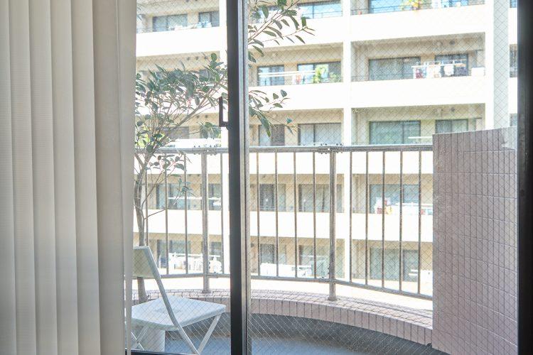 外からライティング可能な北側のベランダ