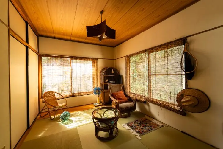 2F 午後の光が入る和室