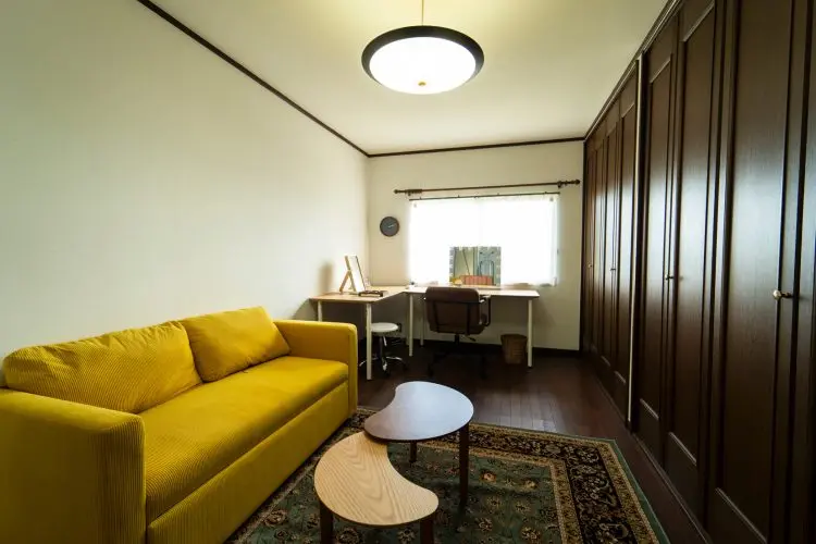 ゆったりとしたメイクルーム兼フィッテイングルーム