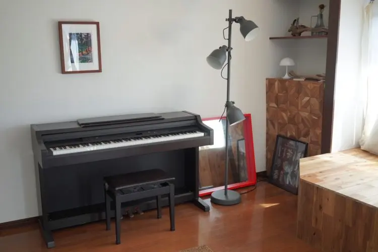 リビングにはピアノも