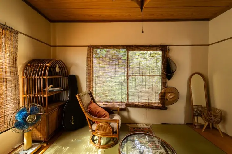 2F 午後の光が入る和室