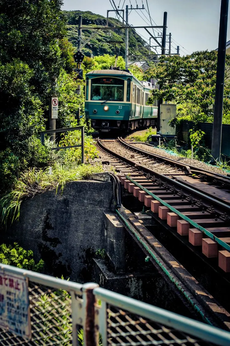 近隣を走る江ノ電