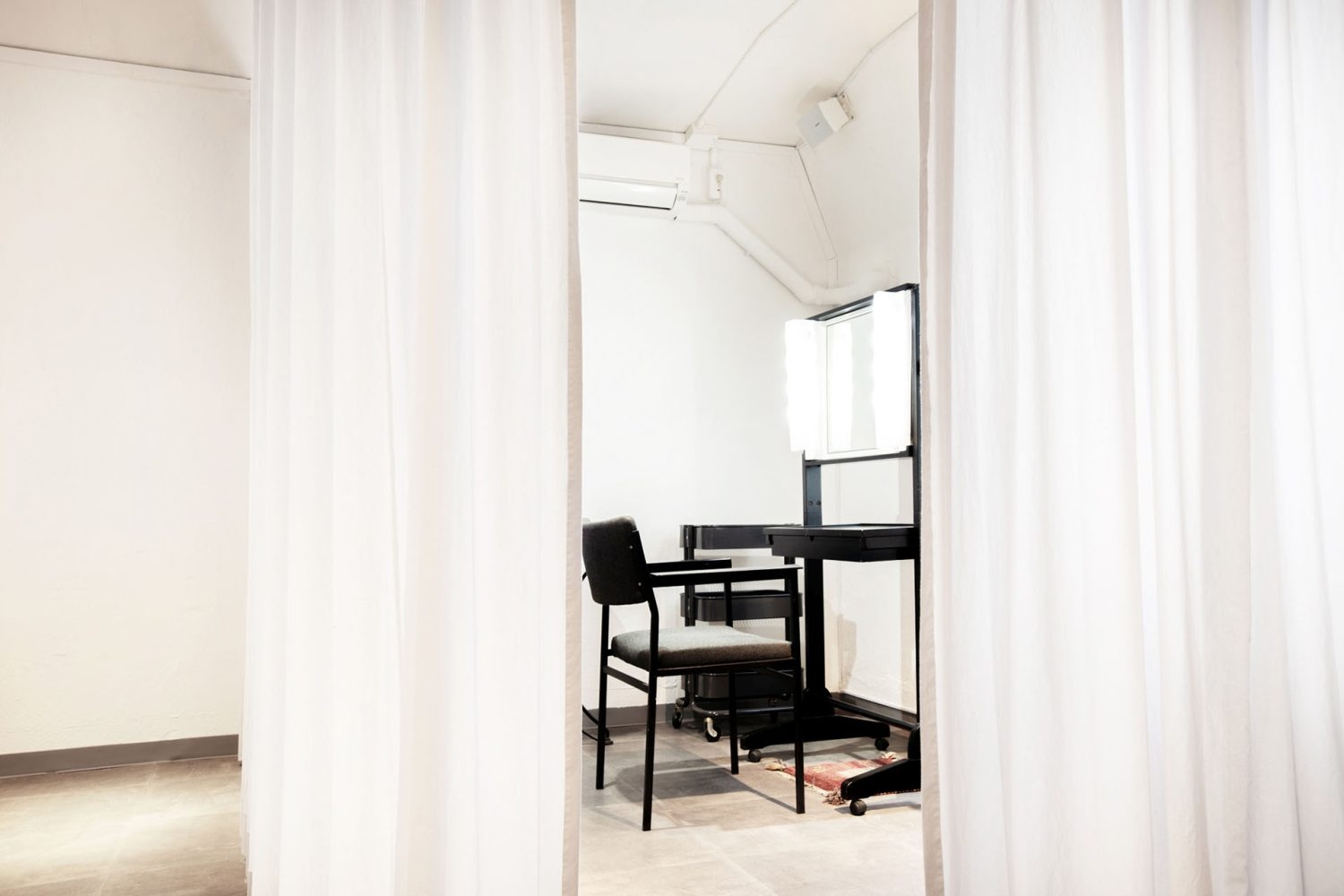 ゆったりとしたメークスペース