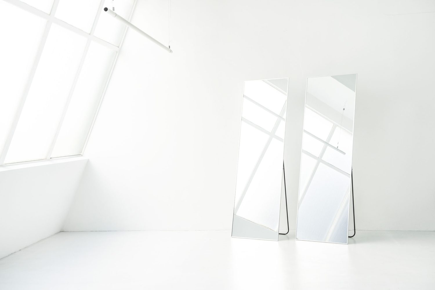 常設のミニマムミラーが光を広げる