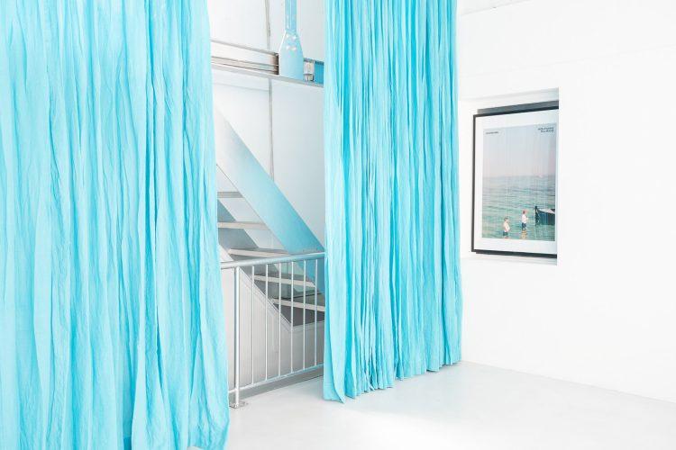 カーテンをアクセントに