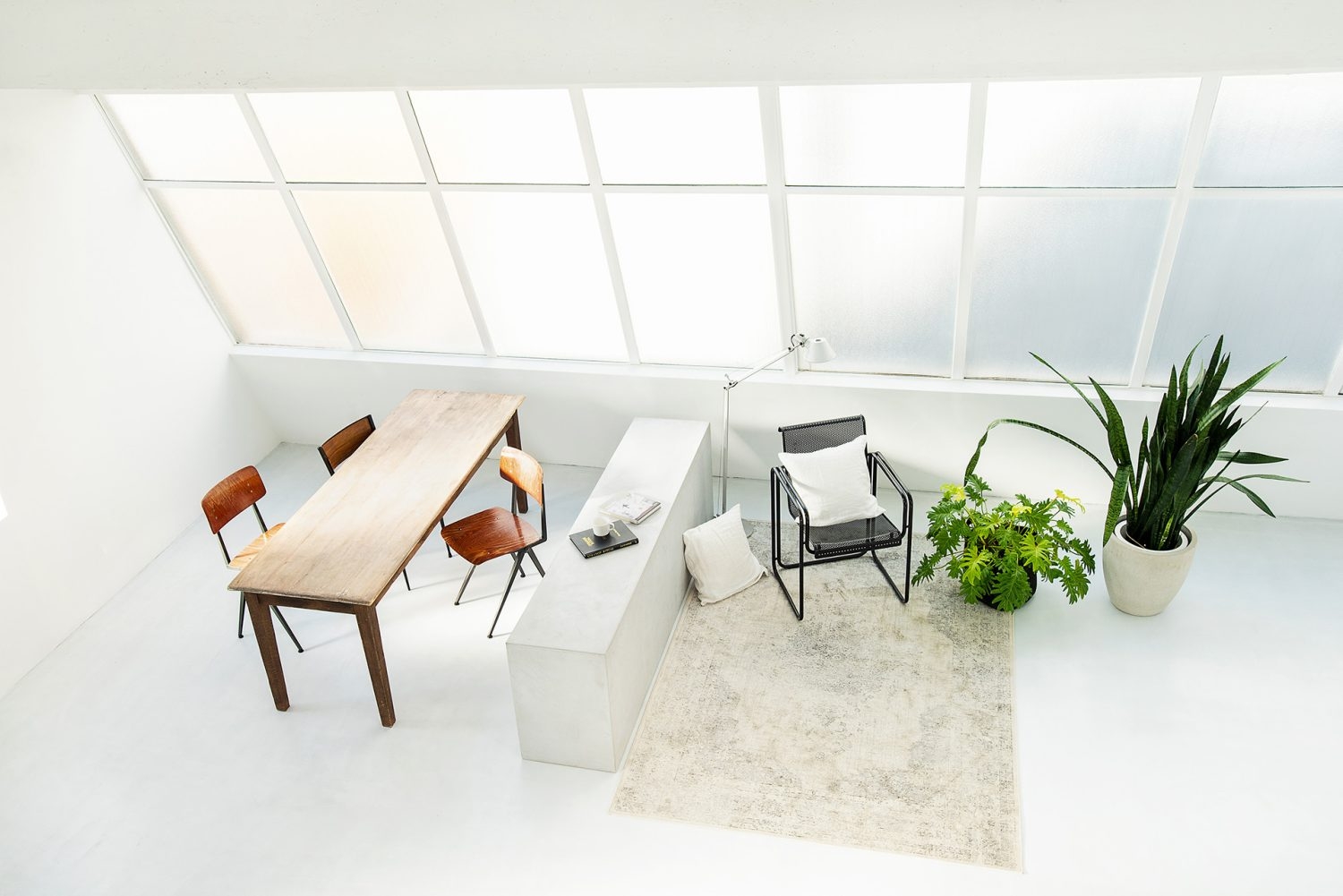 ラグを敷いてくつろぎシーンも