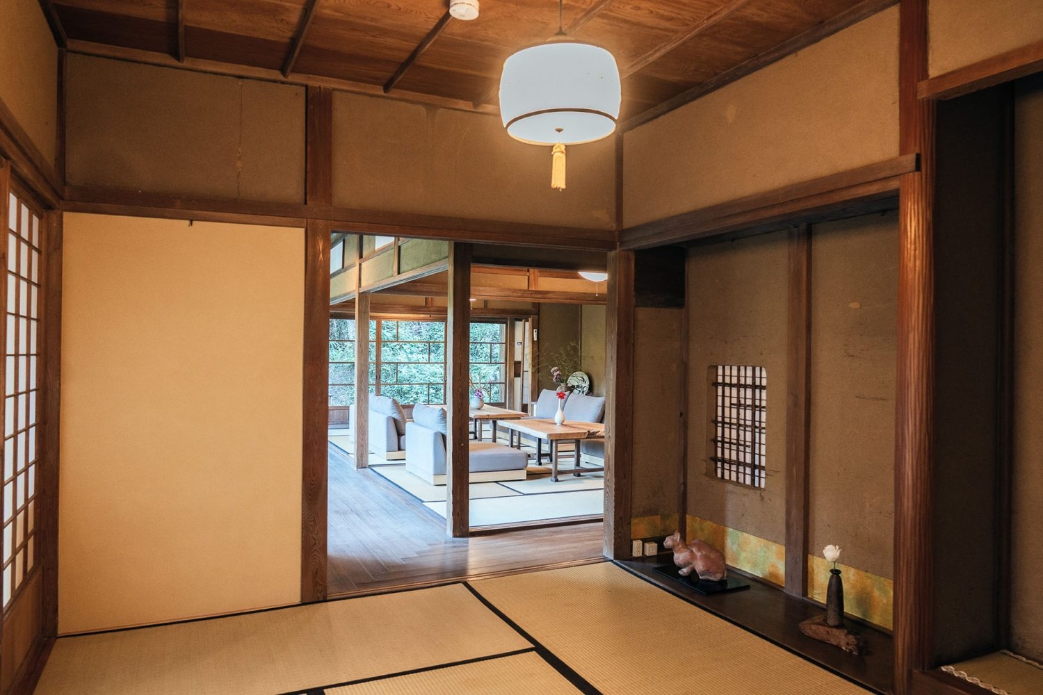 6畳茶室から居間