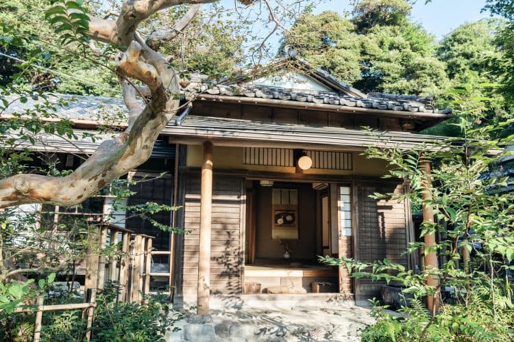 母屋の入口