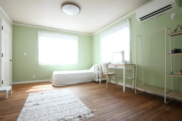2nd 2F / グリーン壁のベッドルーム・メイクルーム