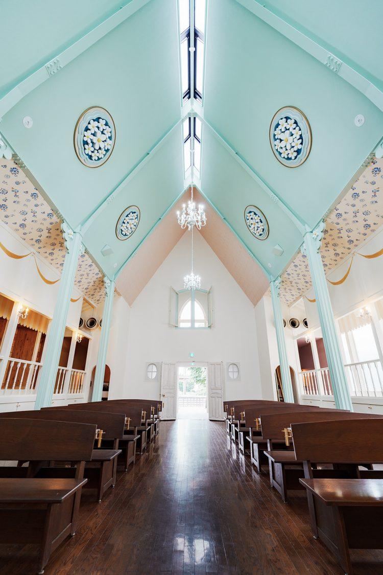 シンメトリーな美しさが際立つチャペル