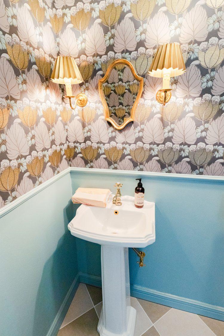 ラグジュアリーな洗面台