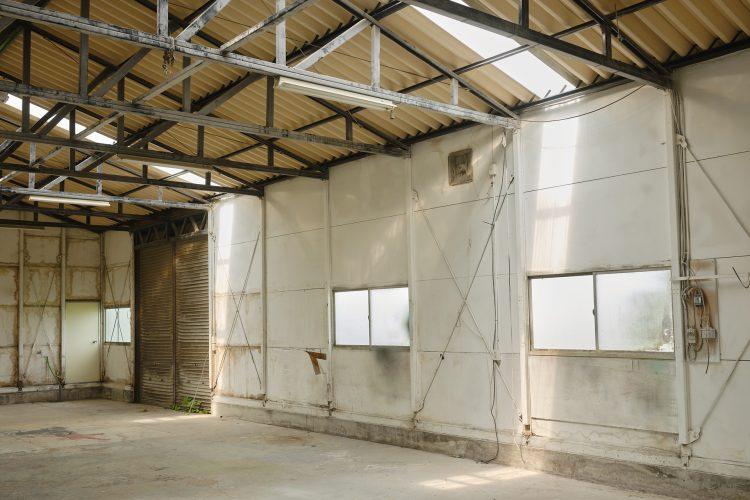 車両・バイクをスタジオ内に乗り入れて撮影可能