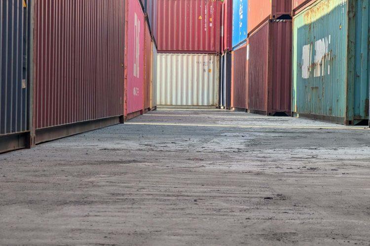 コンテナヤード