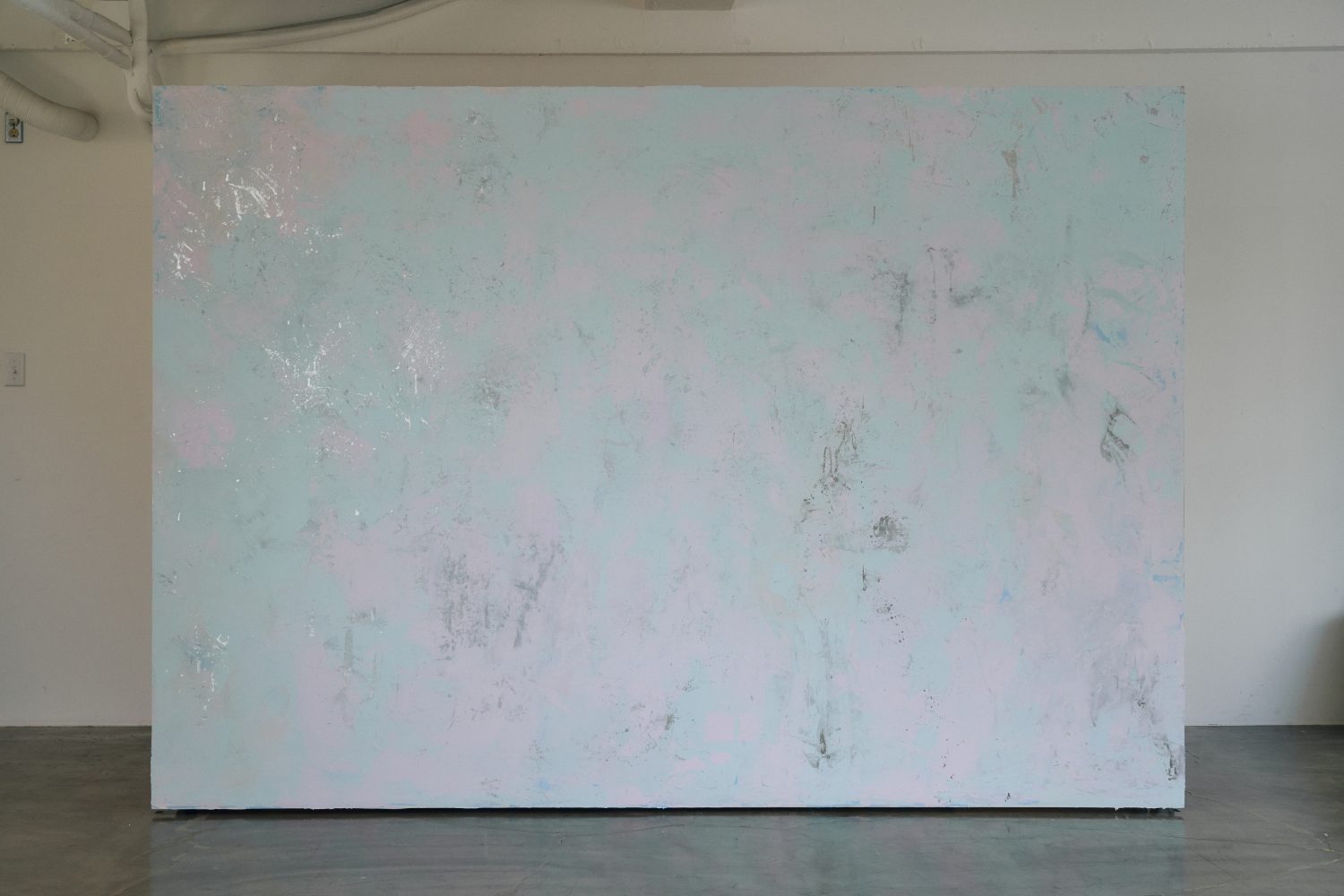 角度によって印象が変わる可動式壁