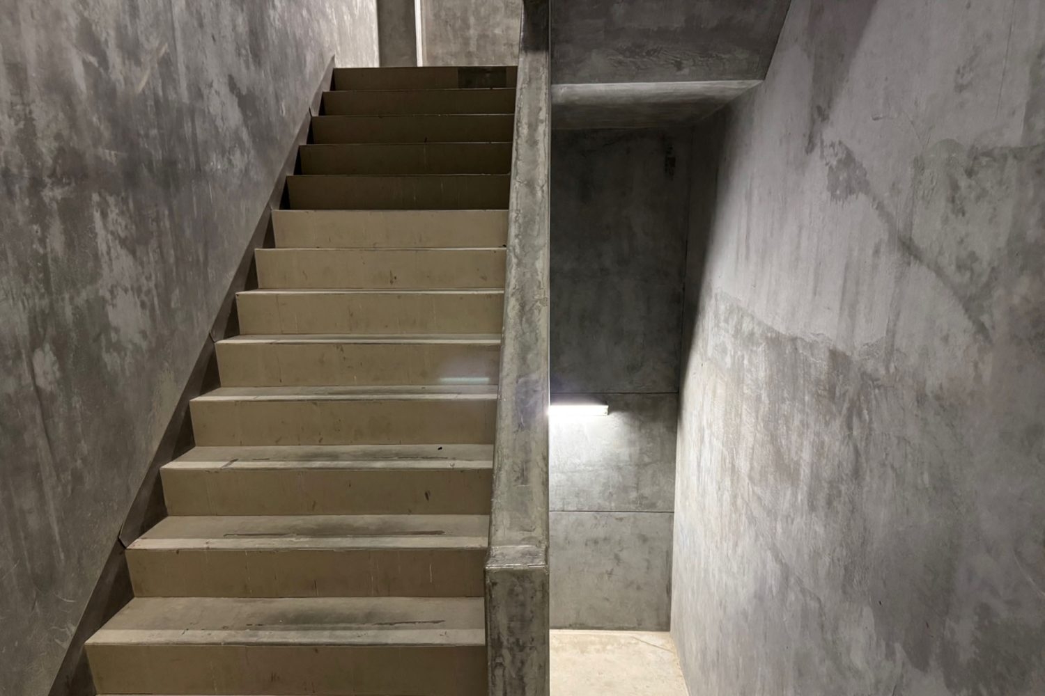 ホテル棟_非常階段