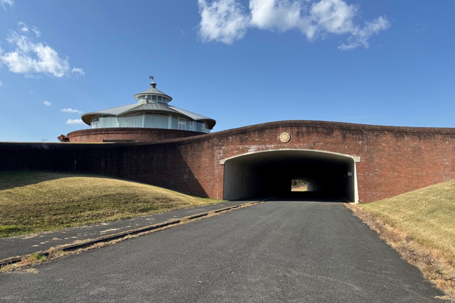 敷地内トンネル