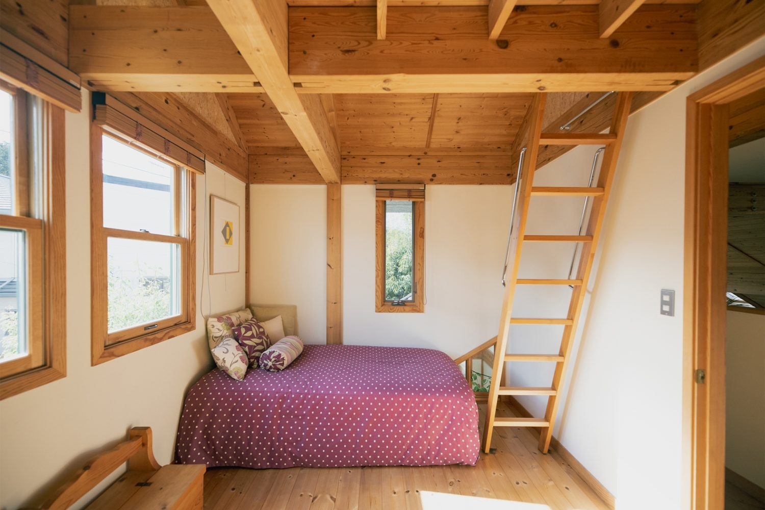 2F こぢんまりとかわいらしい子供部屋・ベッドルーム