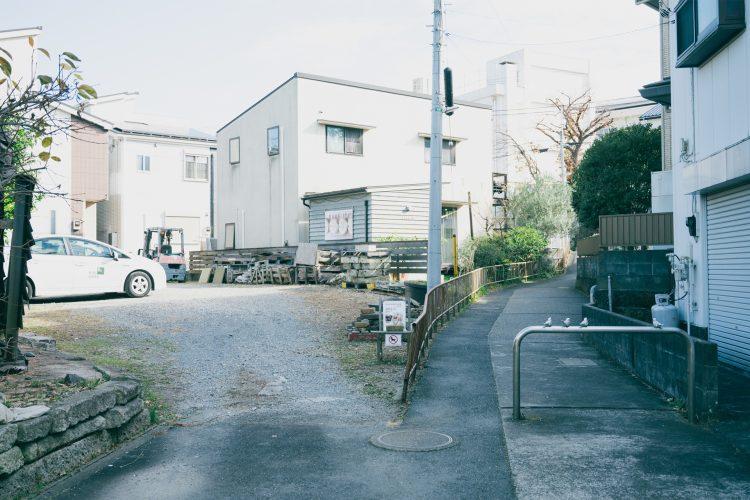 ロケバスも駐車可能な敷地内駐車場(事前要予約)