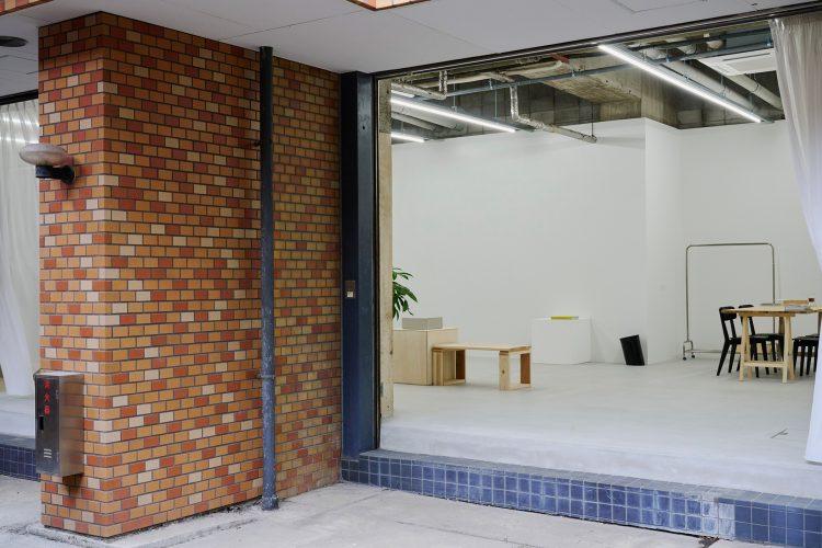 車を建物前へ駐車し開口部からスムーズな搬出入が可能