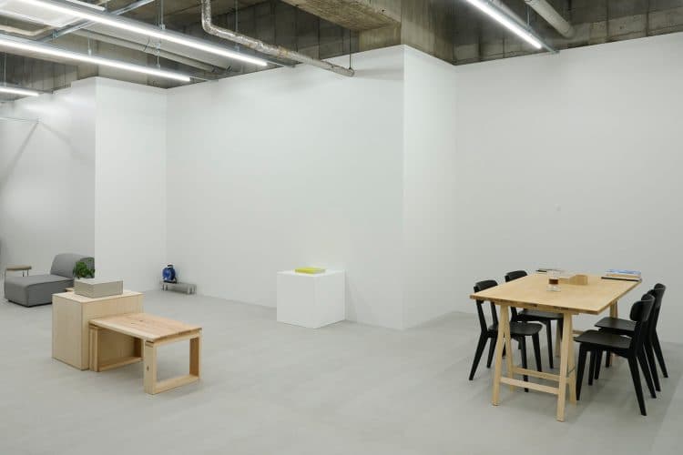 撮影・展示面の多いホワイトキューブ