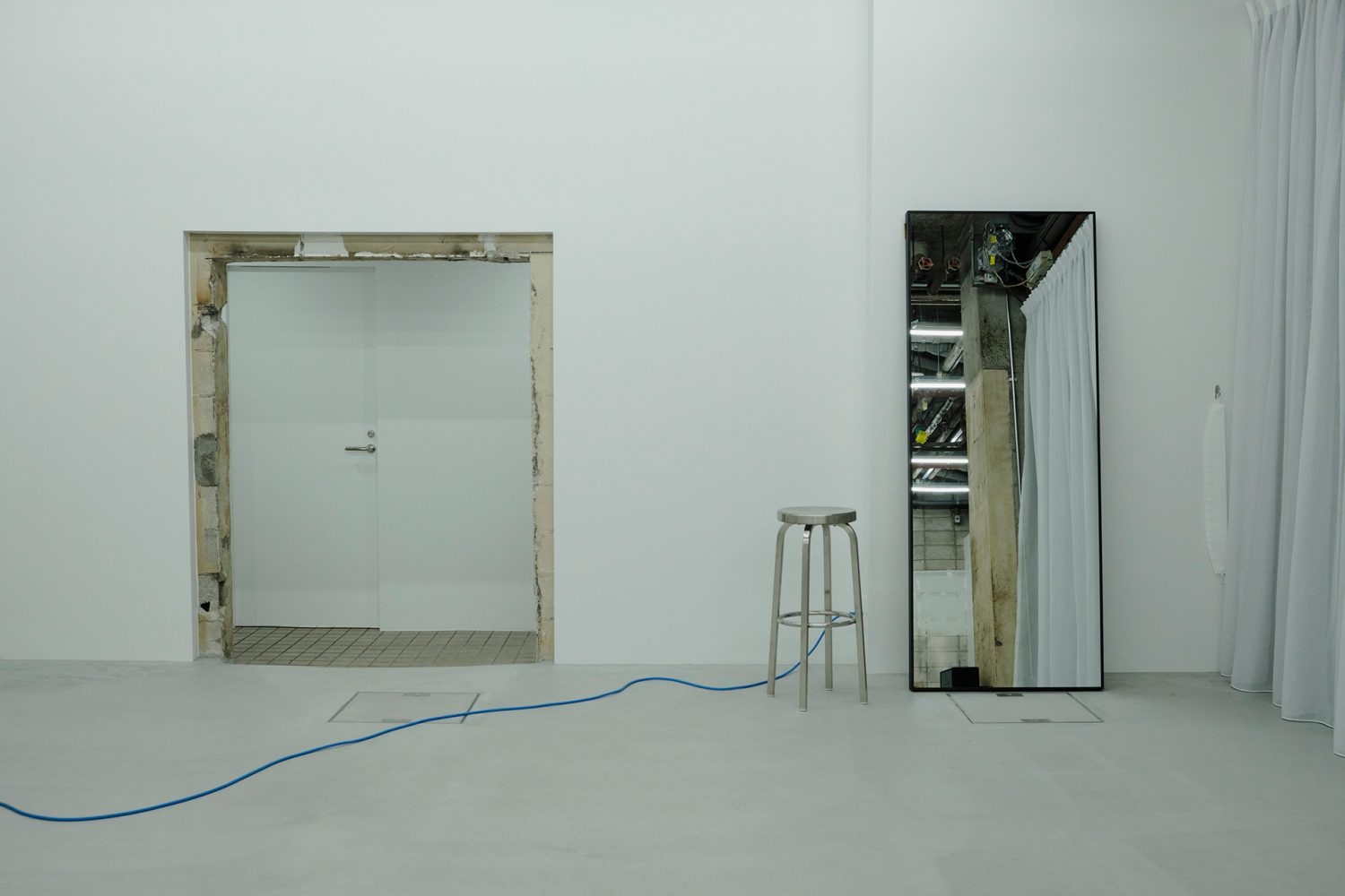 開口部はシャッターを閉めることで完全遮光可能