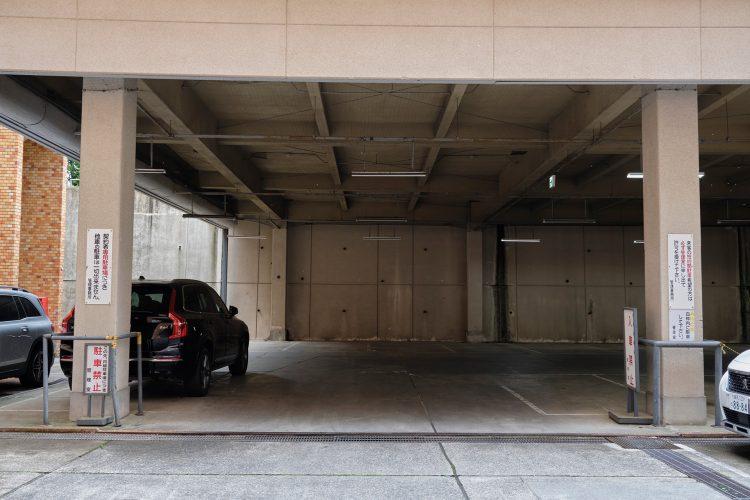 マンション敷地内有料駐車場 / 共用のため事前要相談