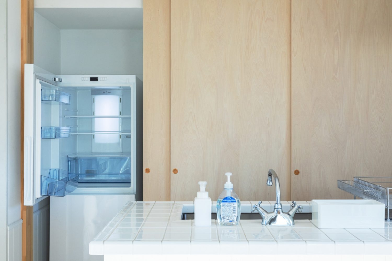 冷蔵庫はスライドドアで隠すことも可能