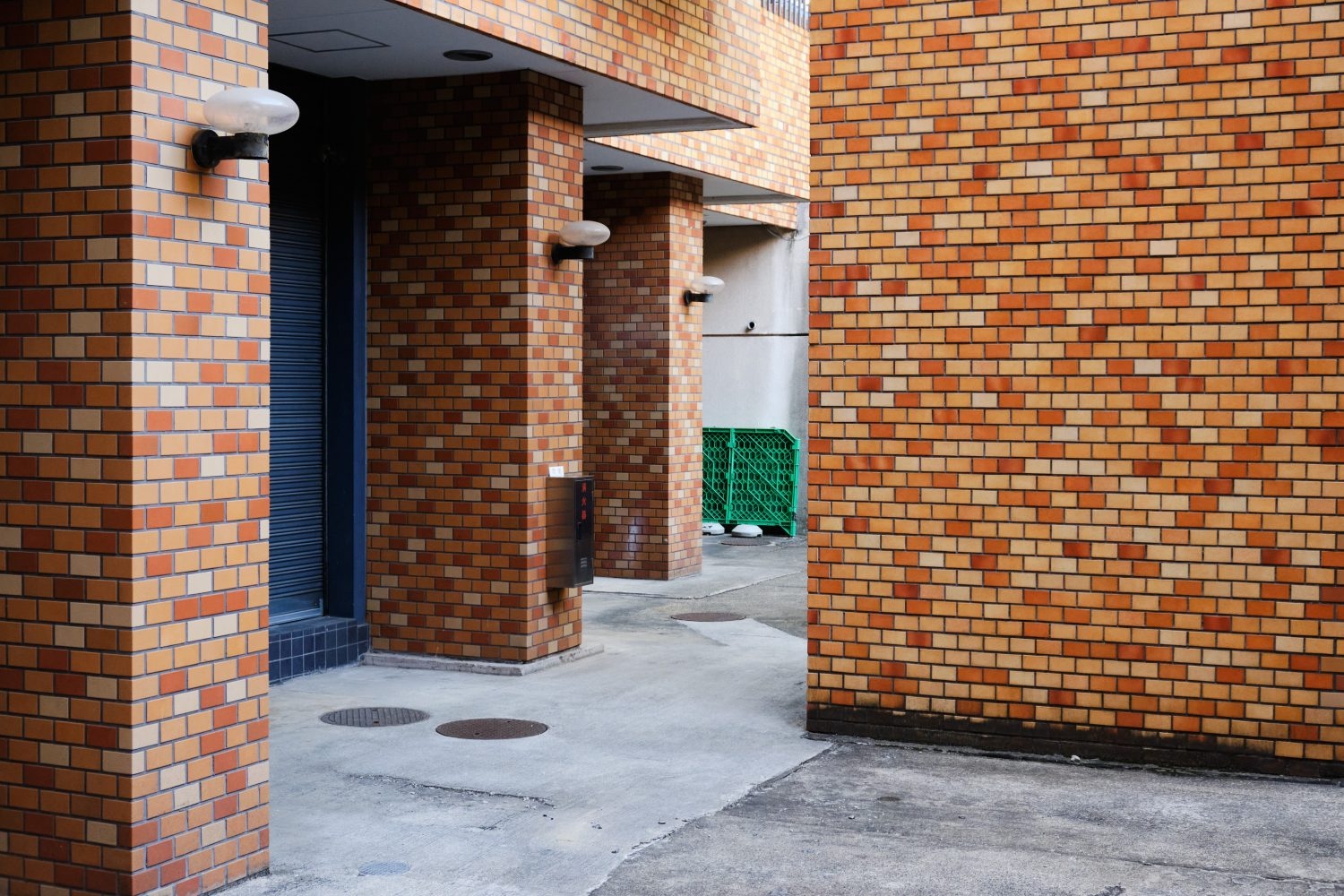 スタジオ前専用駐車スペース